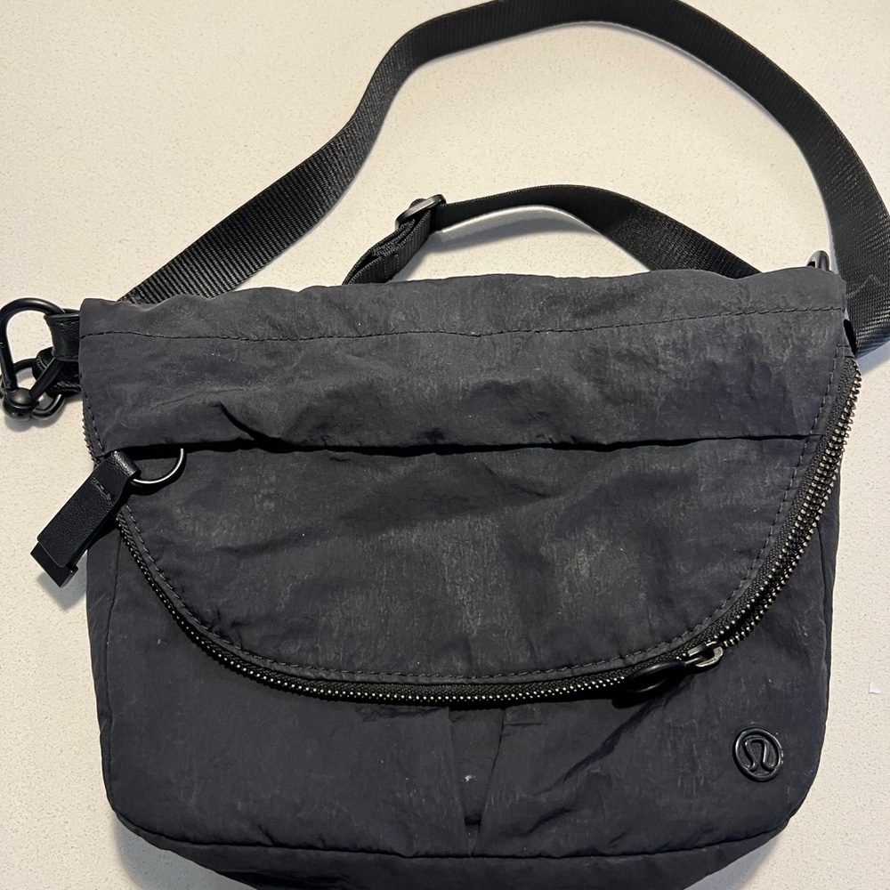 Black Lululemon Crossbody Bag